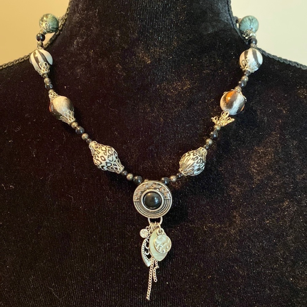 Artisan made bead necklace 10” l